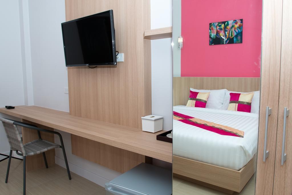 Phant At Thalang Service Apartment Exterior photo