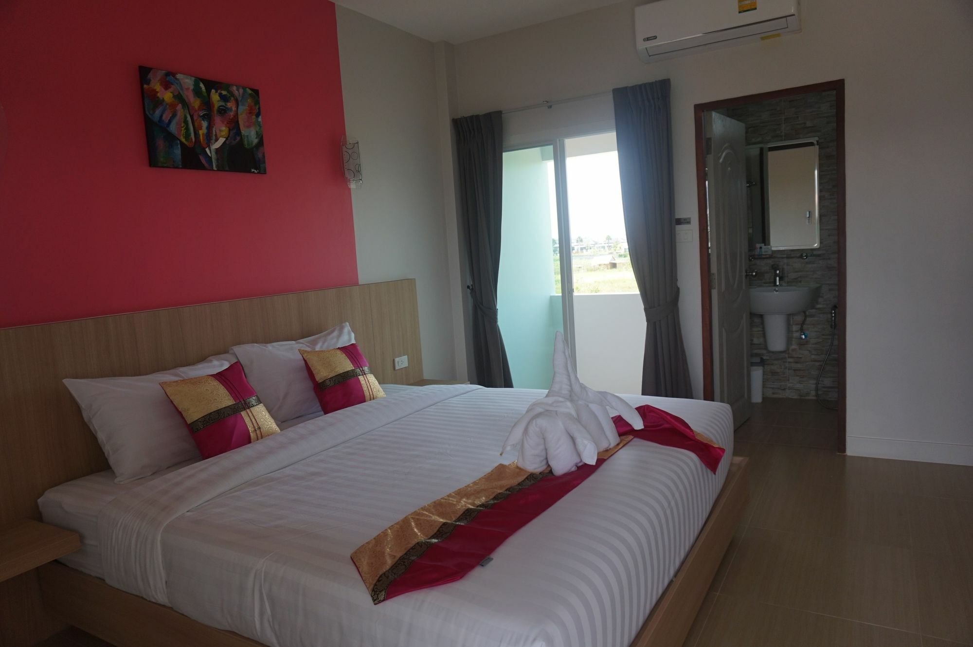 Phant At Thalang Service Apartment Exterior photo